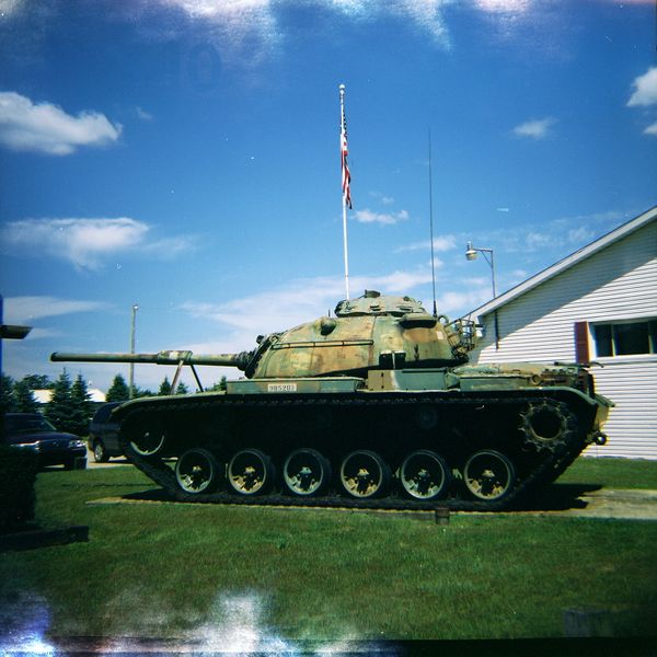 Fichier:Lomo M60 tank at New Troy American Legion, Wee-Chik Post.jpg