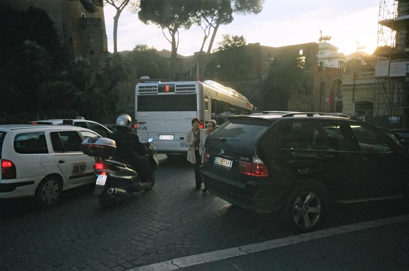 קובץ:Rome Traffic.JPG