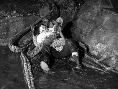 Archivo:Kraken vs. Lugosi.jpg
