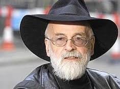 Archivo:Pratchett hat.jpg