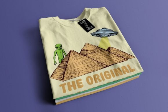 Archivo:Astronaut-Alien-UFO-Egyptian-Pyramid.jpg