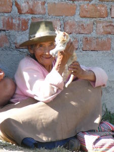 Archivo:1244384-cute-abuela-from-the-fiesta-where-they-fed-em-so-much-0.jpg