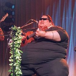 Archivo:Israel Kamakawiwoʻole.jpg