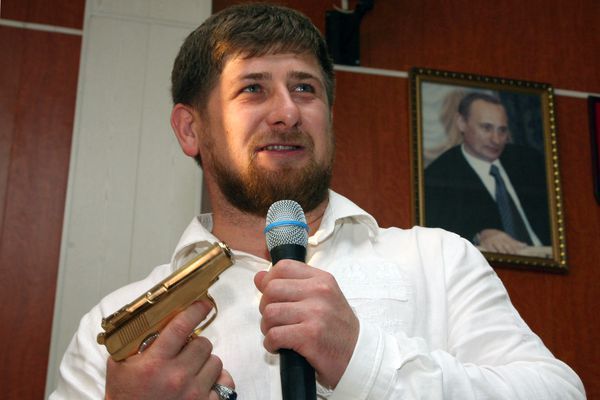Archivo:Kadyrov loves Putin.jpg