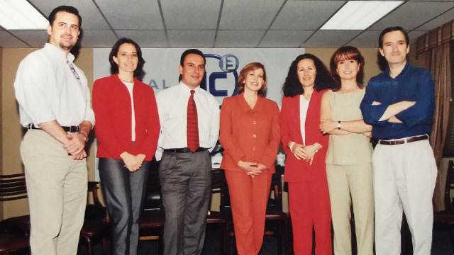 Archivo:Contacto equipo Chile.jpeg