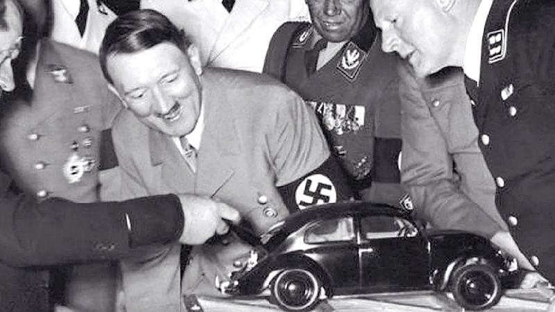 Archivo:Hitler-volkswagen.jpg