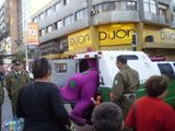 Barney siendo apresado en Antofagasta en el 2007, por traficante de "plantas felices".