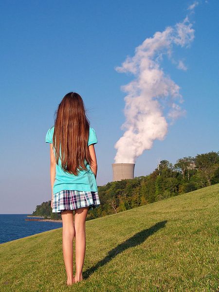 Archivo:Nuclear reactor.jpg