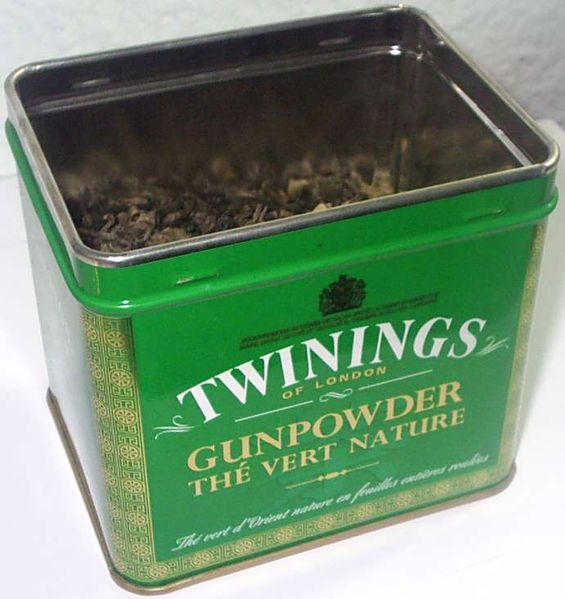 Soubor:Twinings Gunpowder tin of tea.jpg