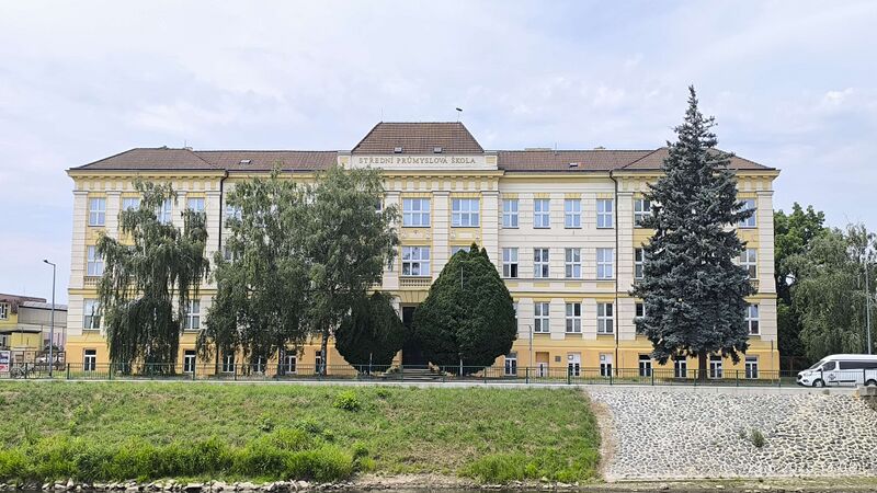 Soubor:SSEB budova-prumyslova.jpg