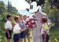 Mickey Mouse přebíral růže zrovna, když běžel film Láčkovka věští smrt.