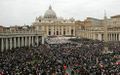 Na oslavy kopulace se do Vatikánu sjíždějí každoročně tisíce věřících křesťanů z celého světa.