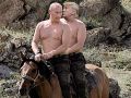 Na poslední fotce je Putin sice jenom na koni, ale za to se svou životní láskou