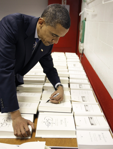File:Obama-lefty-write.jpg
