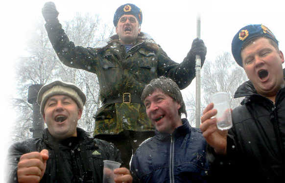 File:Russian drunks.jpg