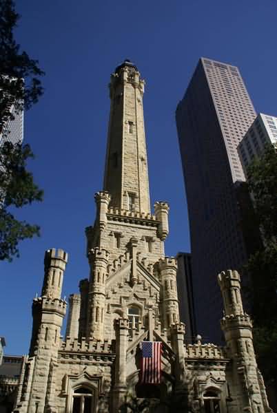 File:1225 01 58---Old-Chicago-Water-Tower--Chicago--Illinois--USA web.jpg