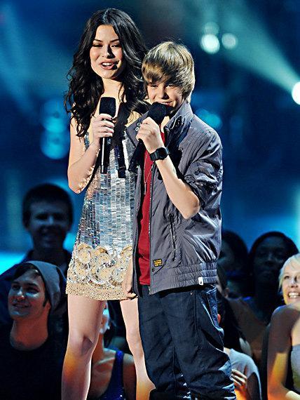File:Justin Bieber and Miranda Cosgrove.jpg