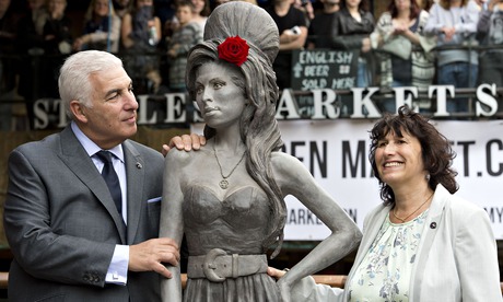 File:Amy-Winehouse-statue-011.jpg