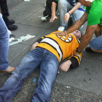 File:Vancouver-riot-man-stabbed.jpg