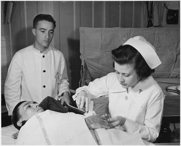 File:Nurse armyhospital 1943 500.jpg