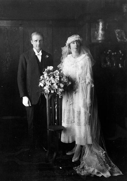 File:Bride and groom ca.1923.jpg