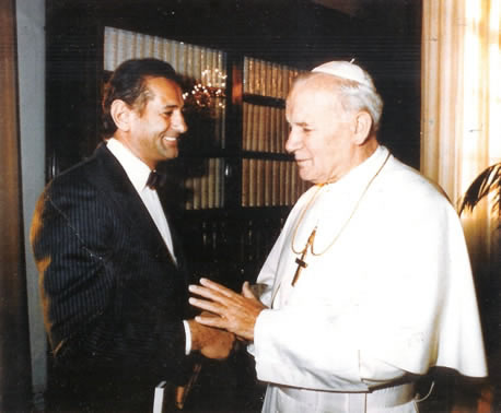 File:Zamfir with pope john paul 2.jpg