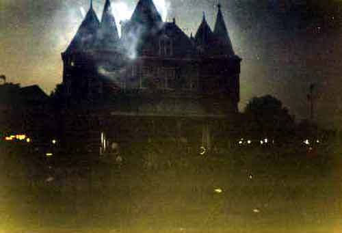 File:Haunted house lg.jpg