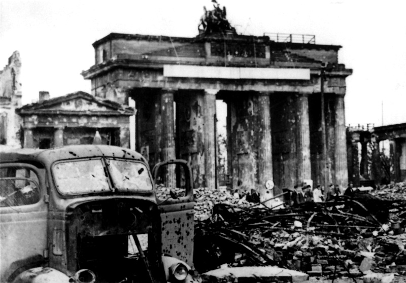 File:Brandenburg Gate OLD.jpg