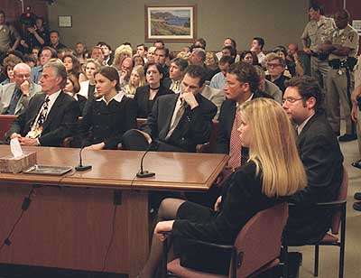 File:Packed courtroom.jpg