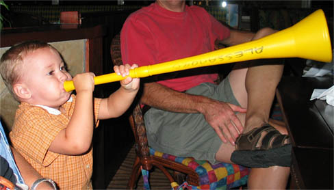 File:Vuvuzela.jpg