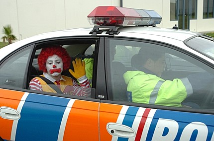 File:Ronald-mcdonald-is-arrested-in.jpg