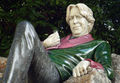 Oscar Wilde frozen in carbonite.