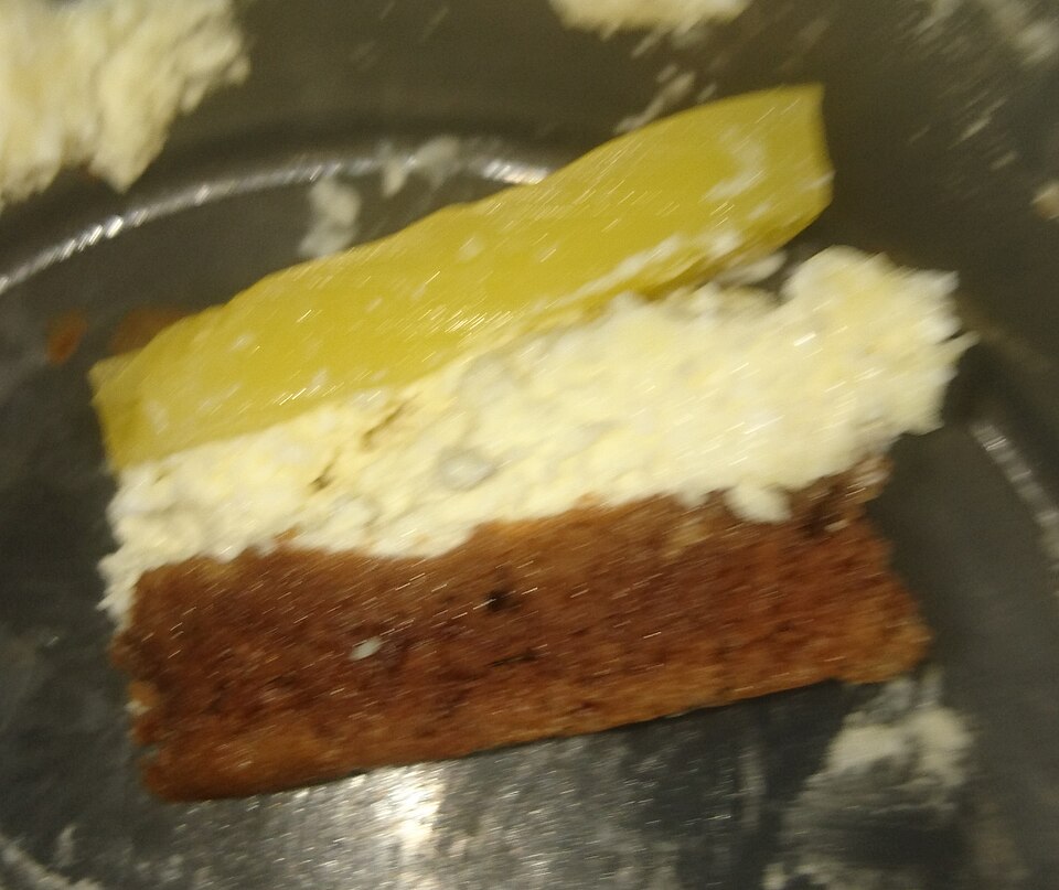 File:Fanta Cake (crop).jpg