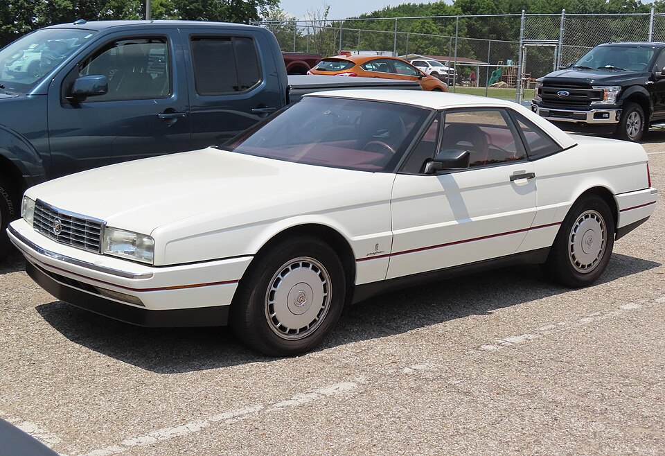 File:1989 Cadillac Allanté, front left, 07-21-2024.jpg