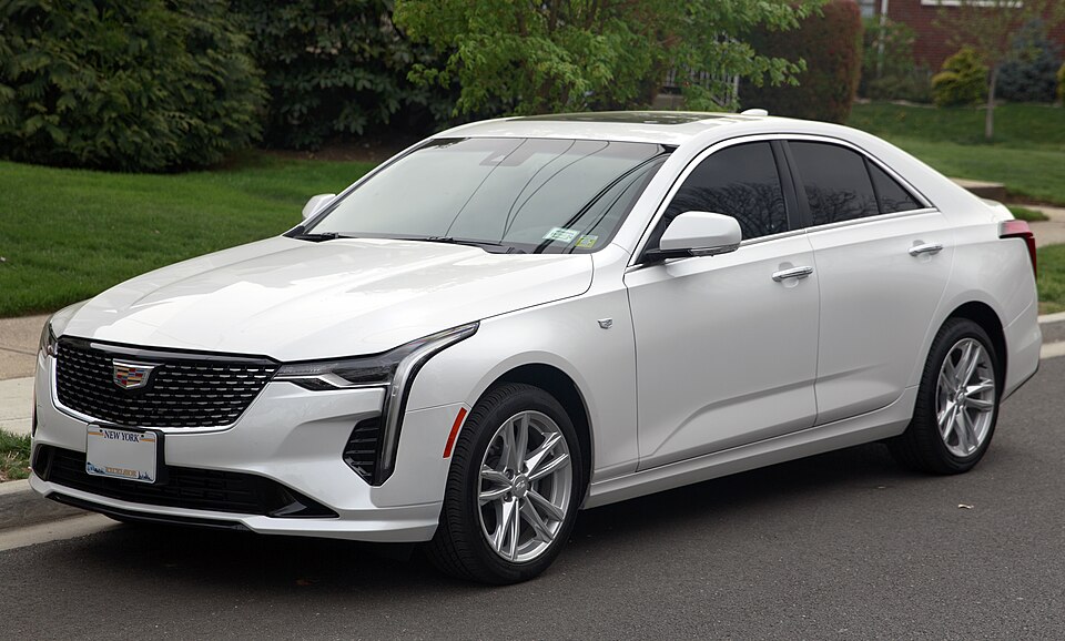 File:2023 Cadillac CT4 Luxury+ in Summit White, front left.jpg