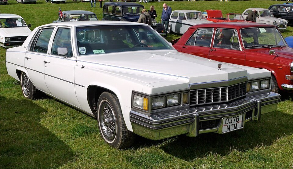 File:Cadillac 1977 Sedan de Ville .jpg