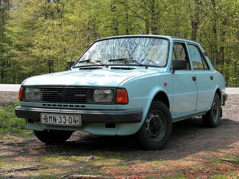 File:SKODA 105 s.jpg