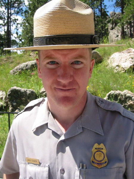 File:Park ranger Rushmore lo 02.jpg