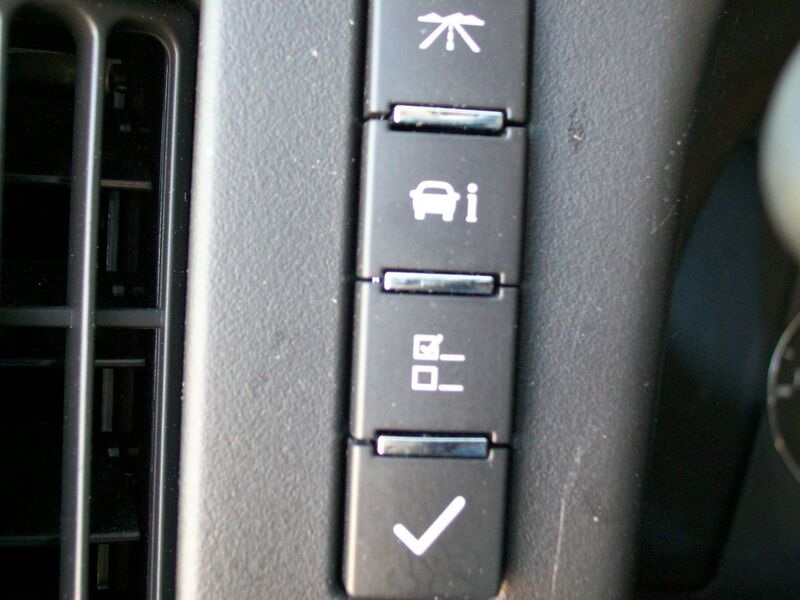 File:Dashboard idiot buttons.jpeg