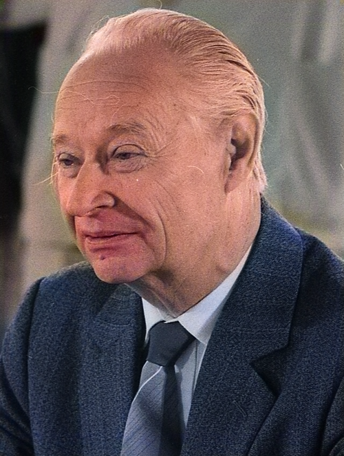 File:Alexander Dubček, 1990 (color).png