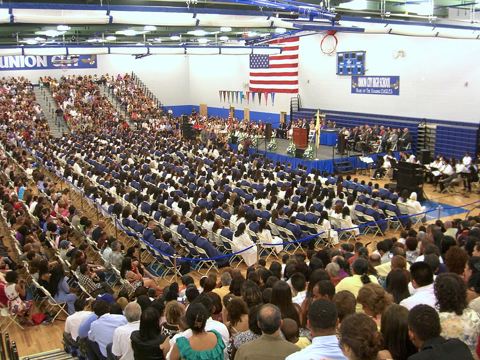 File:6.23.10UCHSGraduation2010ByLuigiNovi42.jpg