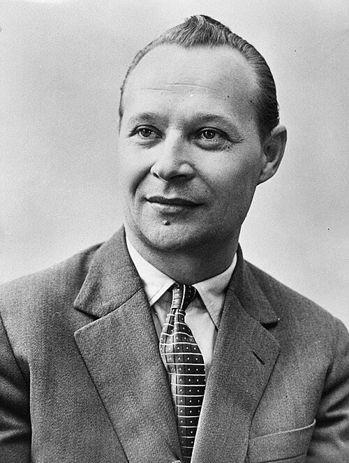 File:Portrait of Alexander Dubcek in August 23rd, 1968 (cropped).jpg
