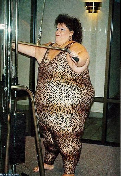 File:Obese cougar woman at the gym.jpg