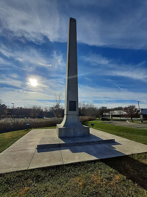 File:Avis obelisk.jpg