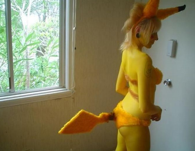 Fichier:Pikachu costume.png