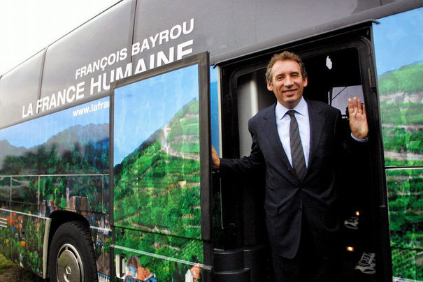 Fichier:Bus au cozla de Bayrou 2002.jpg