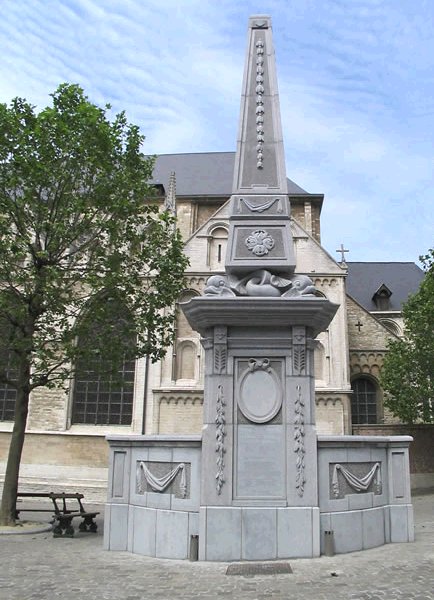 Fichier:Obelisque Notre Dame.jpg