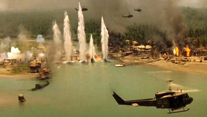 Fichier:Apocalypse Now -scena elicotteri2.jpg