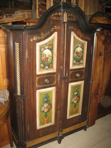 Fichier:Armoire lyakee syldave.jpg