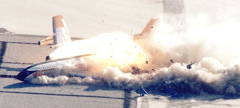 Fichier:800px-Boeing 720 Controlled Impact Demonstration.jpg
